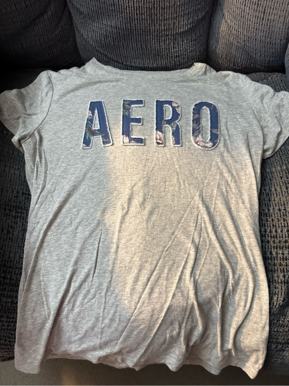 AERO Grey Graphic Logo Tee size X-Large
